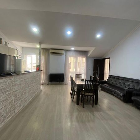 Apartment On Luka Asatiani 2 Batum Dış mekan fotoğraf